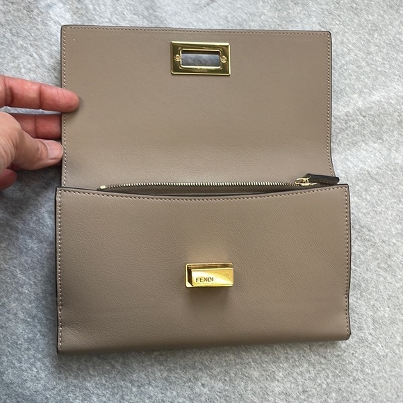 Authentic FENDI Peekabo Gray Beige Roman Leather Long Wallet Made in Italy - Picture 3 of 14